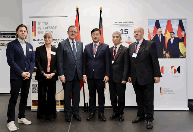 Đoàn đại biểu TPHCM thăm, làm việc tại Đức và Slovakia