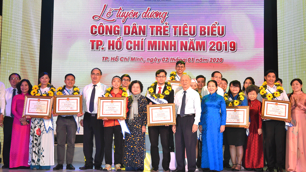 Tuyên dương 12 Công dân trẻ tiêu biểu TPHCM