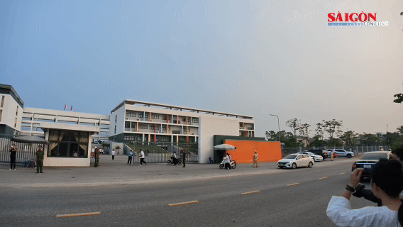 Hơn 320 thí sinh tại điểm thi Trường THPT chuyên Tuyên Quang bắt đầu thi lần 2