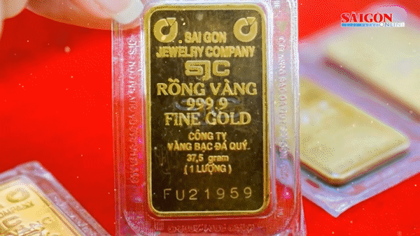 Buying rate of SJC gold rises by nearly VND1 million per tael