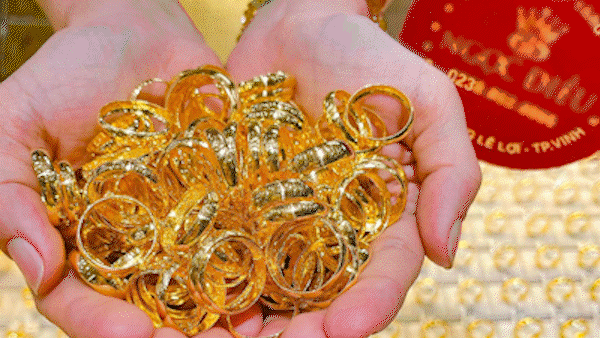 Plain gold rings make new record, exceeding VND84 million per tael