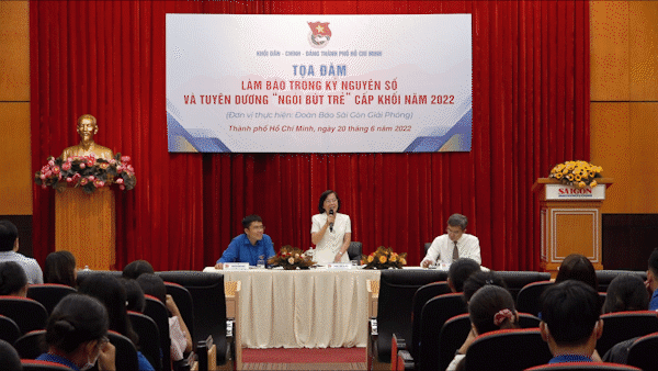 Meeting held to discuss journalism in digital era, honor outstanding journalists