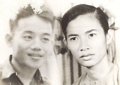 Những chiến sĩ mặc áo blouse