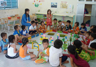 Teachers in the Mekong delta pre-schools have to personally provide for toys for students (Photo: SGGP)