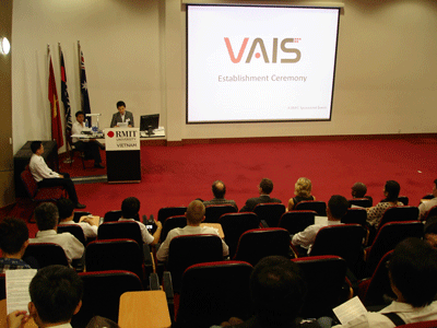 Nelson Leung, VAIS President, speaks at the establishment ceremony (Photo: U. Phuong)