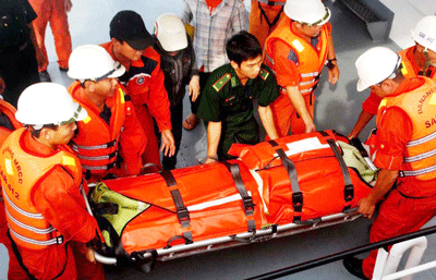 Delayed emergency aid has failed to save lives of a number of sick fishermen (Photo: SGGP)