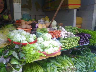 Most vegetables sold in traditional markets in Vietnam come from China (Photo: U. Phuong)