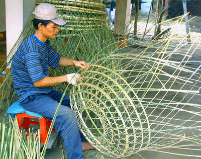 Small enterprises need capital at low interest rates to increase production (Photo: A. Quan)