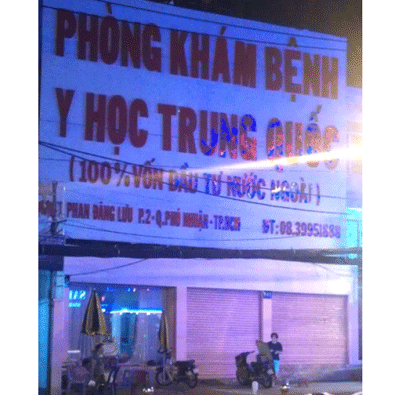 The Chinese traditional medical clinic at 141 Phan Dang Luu Street in Phu Nhuan District, HCMC (Photo: Tuoi Tre)