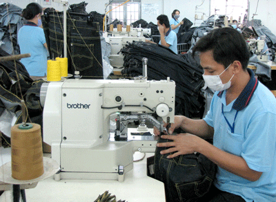Workers at Gia Dinh Garment Company (Photo: SGGP)