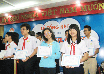 The highest student award winner, second and third prize in the competition