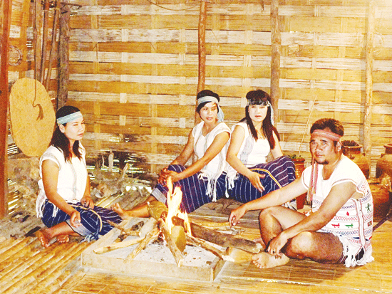 K'Brem are with Chau Ma girls (Photo: SGGP)