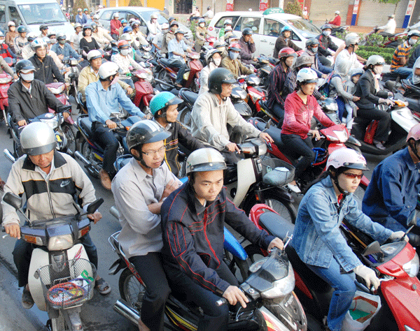 Motorbikes are the main means of transport in Vietnam (Photo: SGGP)