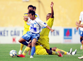 Tilers Secure Second Place, Hanoi Clubs Languish in The Danger Zone