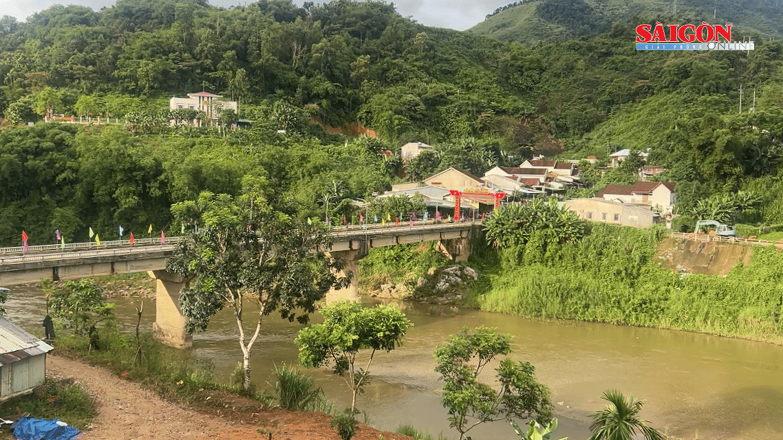 Đà Nẵng: Vượt núi rừng, khắc phục khó khăn đón năm học mới