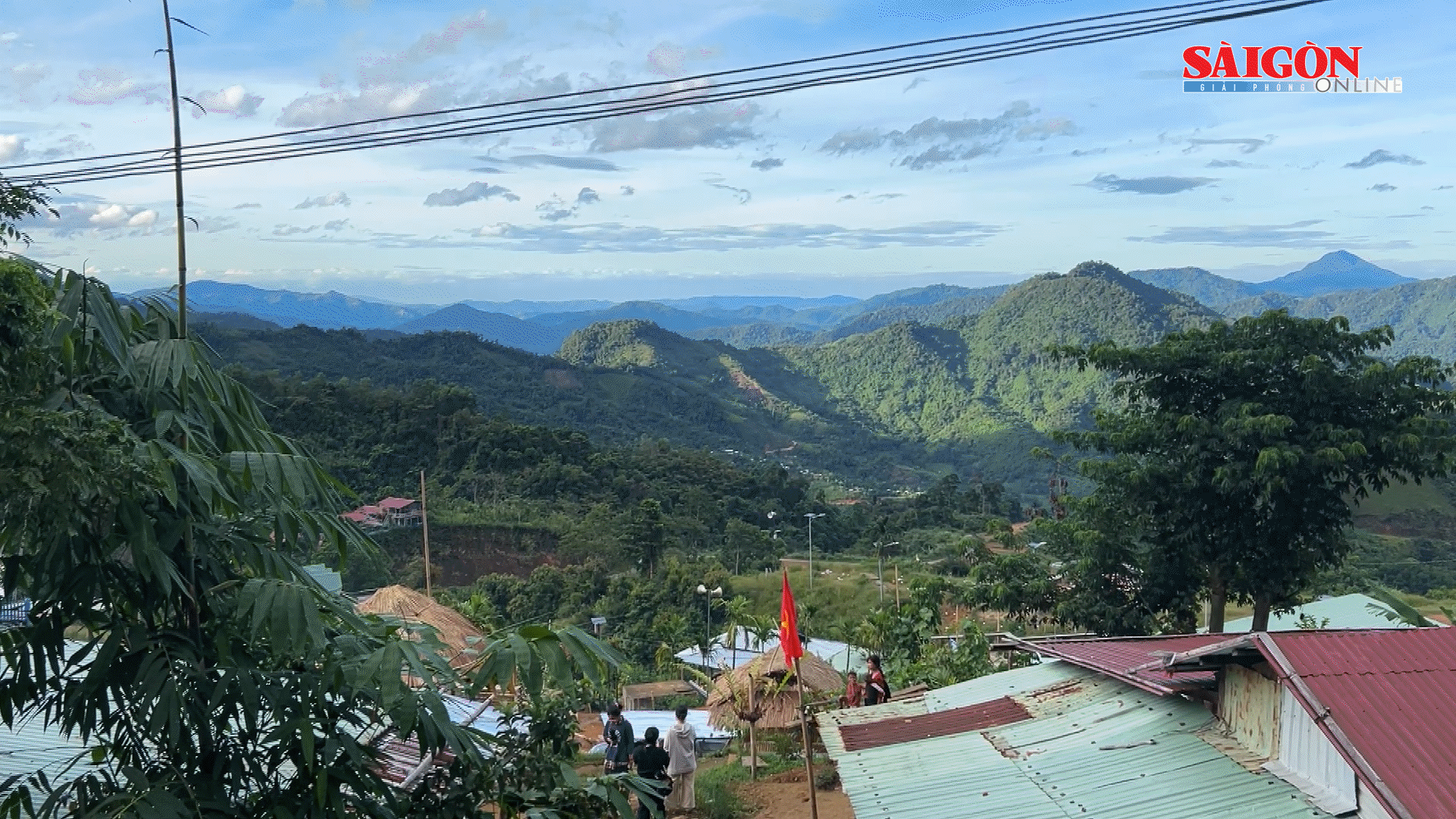 Đến chợ phiên Tắk Pổ, mua thực phẩm sạch và “săn” mây