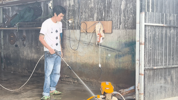 Người dân vùng “rốn lũ” Đà Nẵng mong thoát cảnh chạy lũ