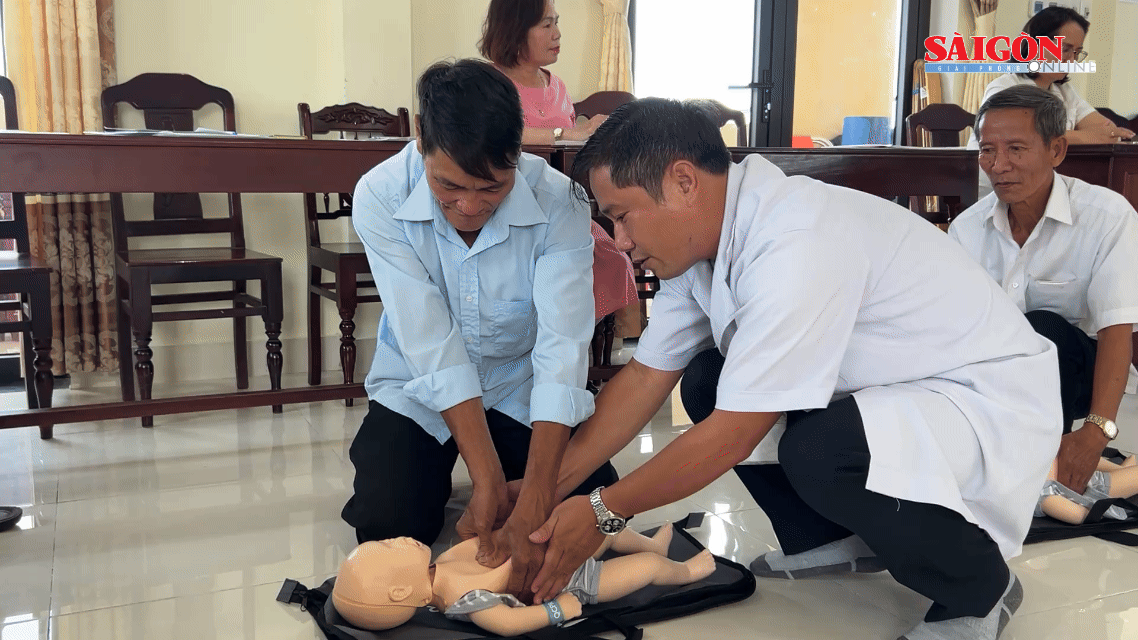 Mang kỹ năng cứu người ra khơi