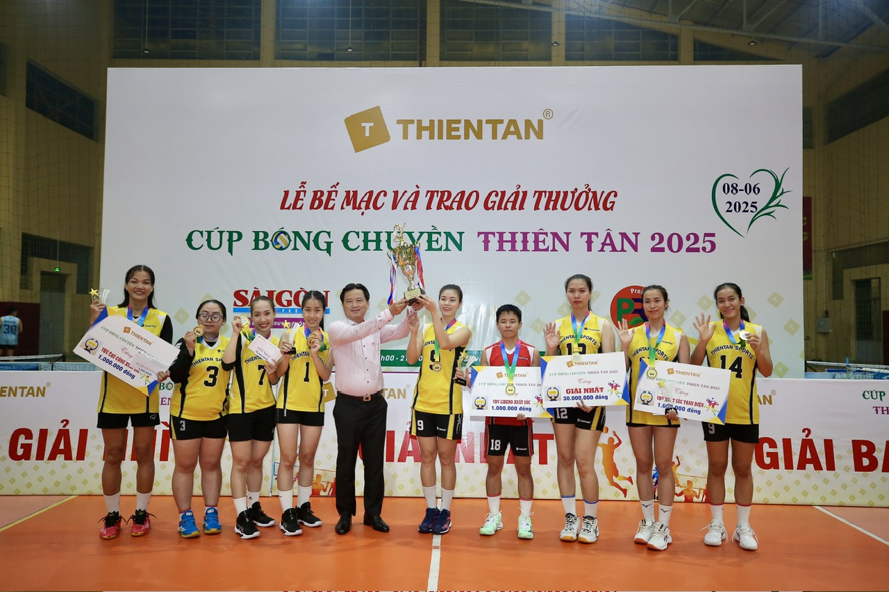 Đội nữ Thiên Tân giành ngôi vô địch. Ảnh: DŨNG PHƯƠNG 