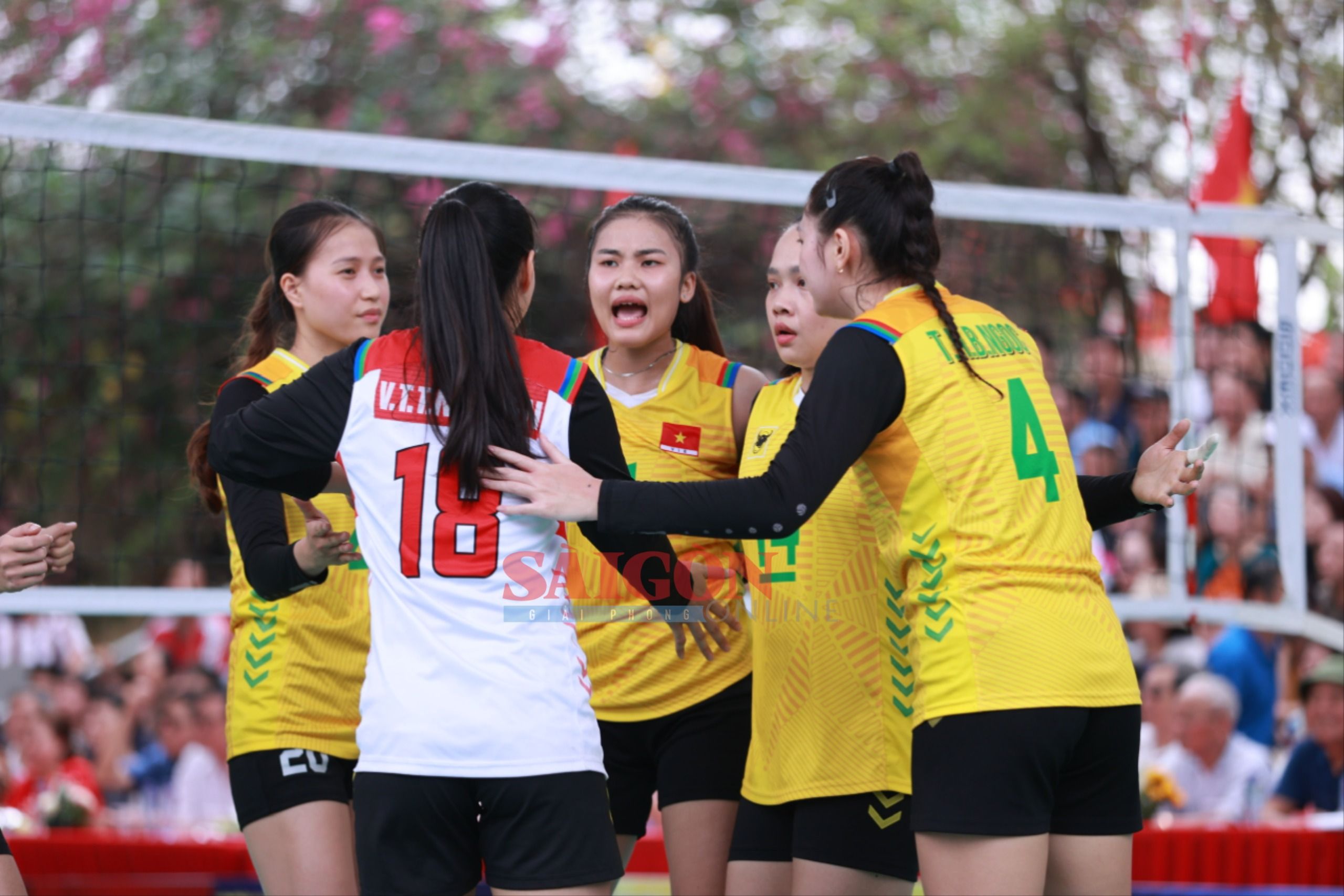 VTV Bình Điền Long An hào hứng cùng giải bóng chuyền hội làng