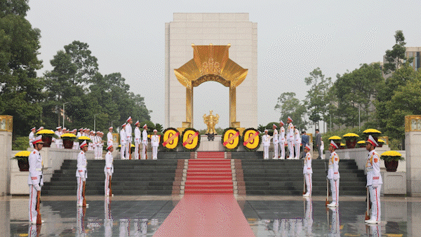 Lãnh đạo Đảng, Nhà nước viếng Chủ tịch Hồ Chí Minh và các Anh hùng liệt sĩ