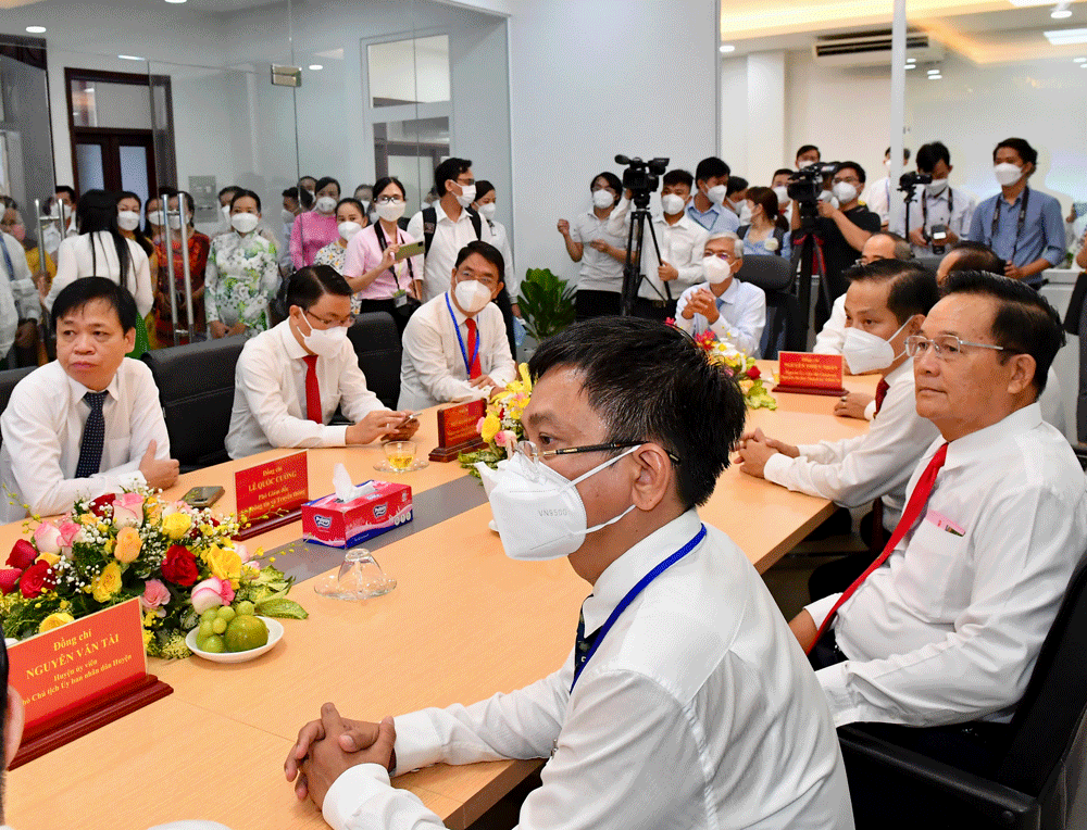 Ra mắt Trung tâm Điều hành thông minh huyện Bình Chánh​ ảnh 4