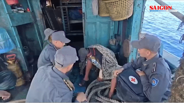 Cứu ngư dân bị dây tời quật gãy tay