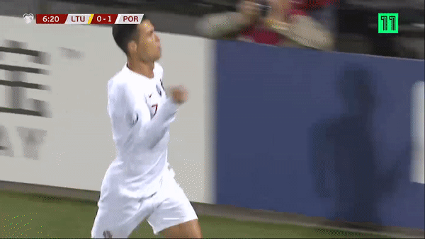 Lithuania - Bồ Đào Nha 1-5: Ronaldo tỏa sáng cú poker, Carvalho góp công chiến thắng giòn giã