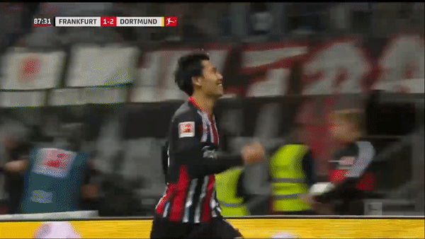E.Frankfurt - Borussia Dortmund 2-2: Andre Silva lập công, Thomas Delaney phản lưới nhà