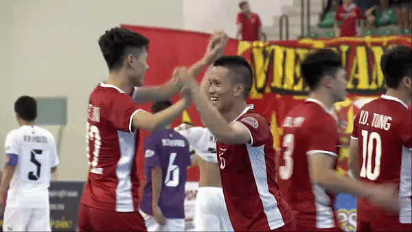 Việt Nam - Myanmar 7-3: Hạ đối thủ, tuyển Futsal Việt Nam giành suất dự VCK vô địch châu Á 2020