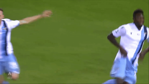 Cagliari - Lazio 1-2: Alberto, Felipe Caicedo xuất thần ngược dòng 5 phút bù giờ