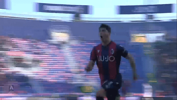 Bologna - Fiorentina 1-1: Marco Benassi ghi bàn đẹp mắt, Riccardo Orsolini kịp có siêu phẩm gỡ hòa