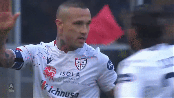 Inter Milan - Cagliari 1-1: Lautaro Martinez mở bàn, Radja Nainggolan xuất thần cầm hoà HLV Conte