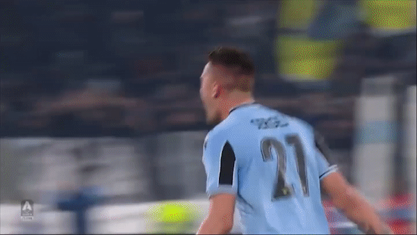 Lazio - Inter 2-1: Lukaku tịt ngòi, Young mở tỷ số, Immobile, Milinkovic-Savic vươn lên nhì BXH