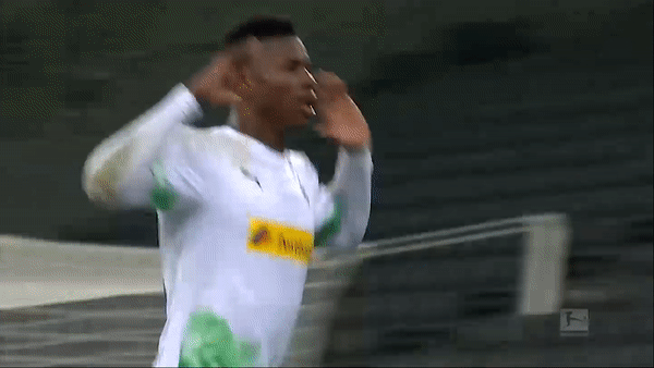 M’Gladbach - Koln 2-1: Breel Embolo mở tỷ số, Jorge Meré phản lưới, Koln nhận trái đắng