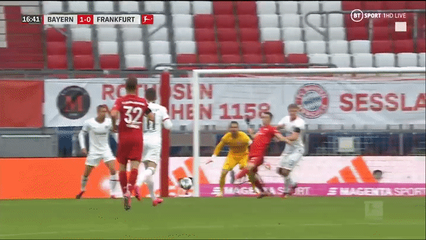 Bayern Munich - E.Frankfurt 5-2: Goretzka khai màn, Muller, Lewandowski, Davies khoe tài, Hinteregger phản lưới