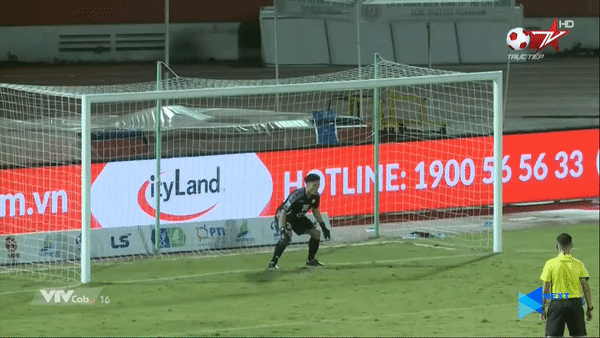 TPHCM - Đà Nẵng 0-0 (pen 3-2): Bùi Tiến Dũng hóa “người nhện”, HLV Chung Hae Soung giành vé vào Tứ kết