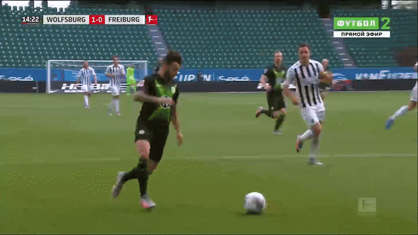 Wolfsburg - Freiburg 2-2: Weghorst sớm lập cú đúp, Holer, Roland Sallai ngược dòng gỡ hòa