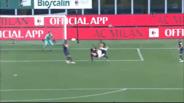 AC Milan - AS Roma 2-0: Ante Rebic khai thông bế tắc, Calhanoglu lập công trên chấm 11m