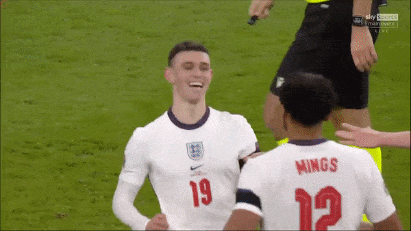 Anh - Iceland 4-0: Rice, Mount khoe tài, Foden tỏa sáng cú đúp, Saevarsson nhận thẻ đỏ