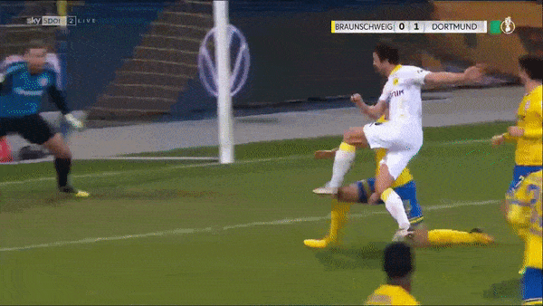 Braunschweig - Borussia Dortmund 0-2: Không Haaland, Mats Hummels lập công, Jadon Sancho kịp tỏa sáng phút bù giờ