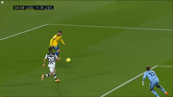 Cadiz - Levante 2-2: Rượt đuổi hấp dẫn, Alberto Perea sớm mở bàn, Roger Marti ngược dòng cú đúp, Juan Torres Ruiz gỡ hòa