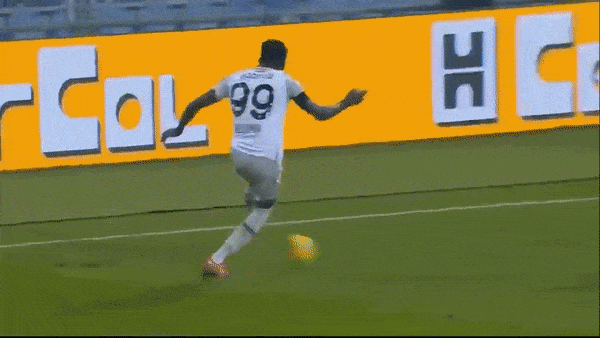 Sassuolo - Bologna 1-1: Roberto Soriano khai bàn, Francesco Caputo gỡ hòa, Aaron Hickey nhận thẻ đỏ rời sân