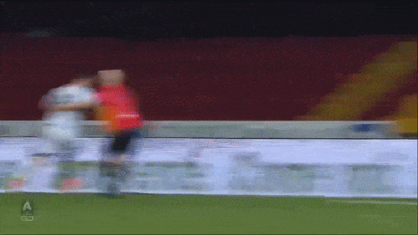 Benevento - Hellas Verona 0-3: Davide Faraoni đánh đầu mở bàn, Daam Foulon phản lưới nhà, Kevin Lasagna ấn định chiến thắng