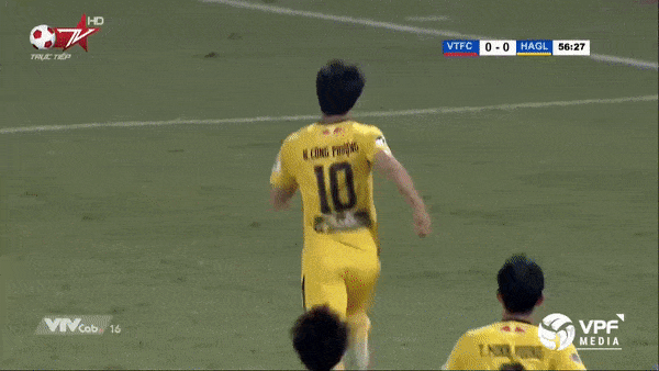 Viettel - HAGL 0-3: Công Phượng lập siêu phẩm mở bàn, Văn Thanh lập cú đúp, HLV Kiatisak vươn lên dẫn đầu V.League