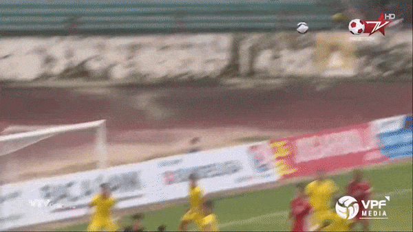 SLNA - Viettel 0-1: Văn Đức kém duyên, Bùi Tiến Dũng đánh đầu hạ Văn Hoàng giành gọn 3 điểm