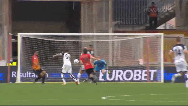 Benevento - Parma 2-2: Bất phân thắng bại, Kamil Glik khai bàn, Jasmin Kurtic gỡ hòa, Artur Ionița tỏa sáng, Dennis Man kịp níu chân đối thủ