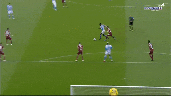 Torino - Napoli 0-2: Bakayoko lập siêu phẩm, Victor Osimhen ấn định chiến thắng sau 13 phút thi đấu, Mandragora nhận thẻ đỏ