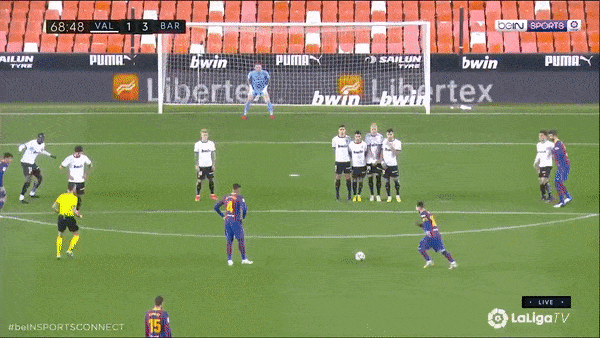 Valencia - Barcelona 2-3: Paulista, Soler lập công, Messi ghi siêu phẩm cầu vồng, Griezmann góp công chiến thắng, Barca bám sát Real