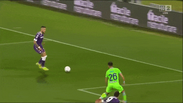 Fiorentina - Lazio 2-0: Biraghi kiến tạo, Vlahovic khai bàn, Pulgar kiến tạo, Vlahovic lập cú đúp, Pereira nhận thẻ đỏ cuối trận